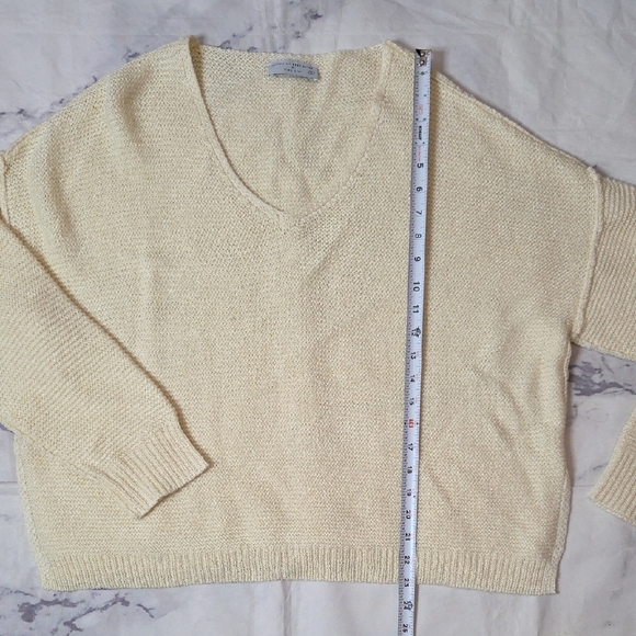 Living My Best Style X Pink Lily Cream V-neck Sweater - Picture 3 of 7